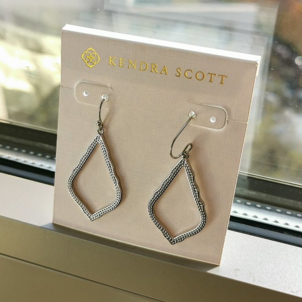 Kendra Scott | Sophia | silver frame drop earrings